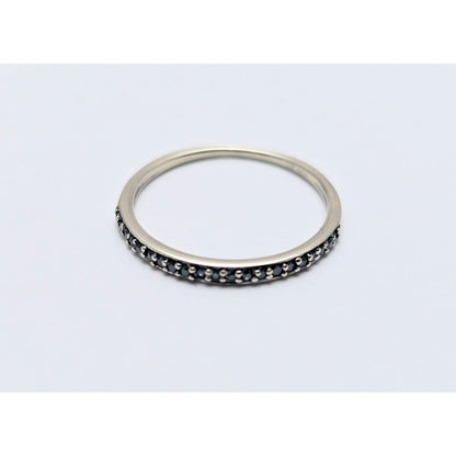 10K White Gold Single Row Green Diamond Wedding Band Ring