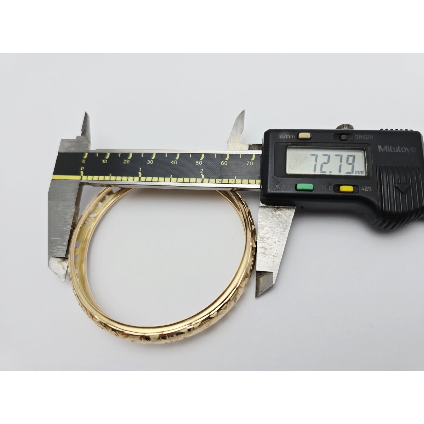 14K Yellow Gold Floral Engraved Bangle Bracelet