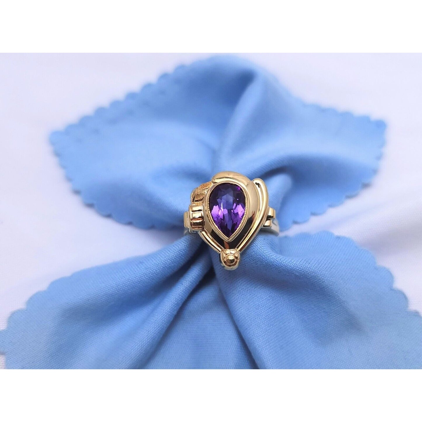 14K Yellow Gold Teardrop Pear Amethyst Ring