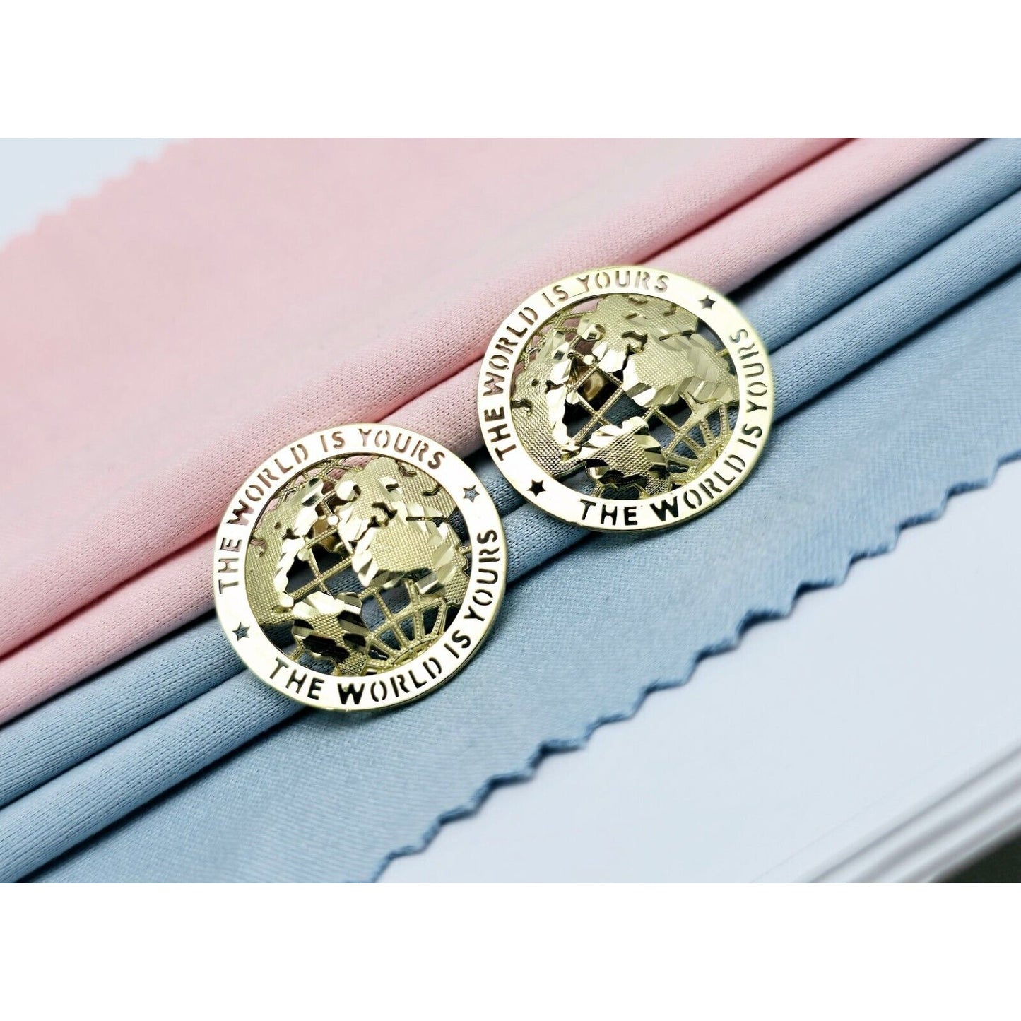 10K Yellow Gold The World is Yours Round Stud Earrings