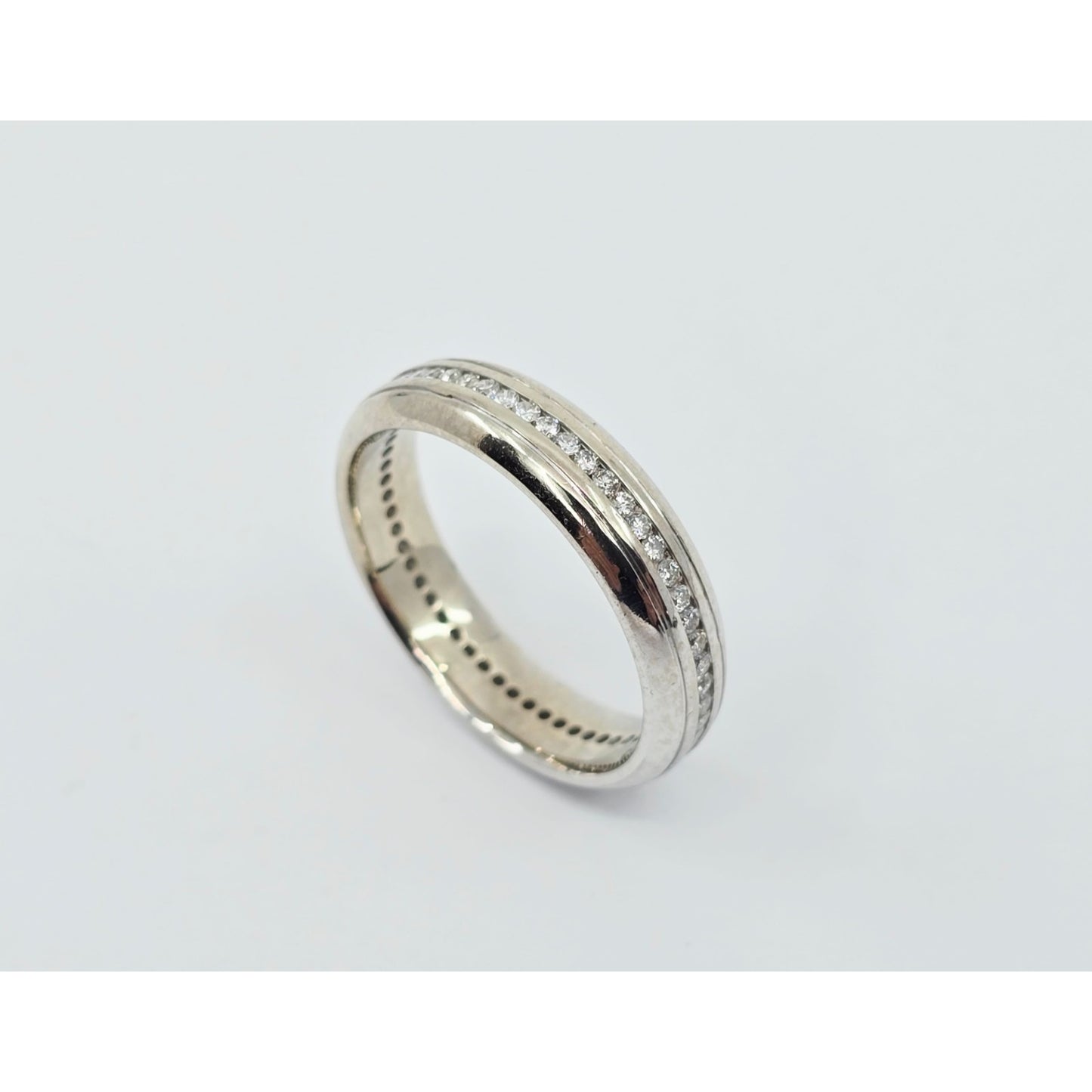 14K White Gold Diamond Eternity Wedding Band Ring