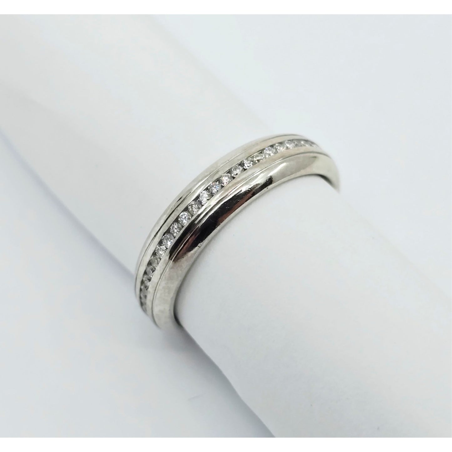 14K White Gold Diamond Eternity Wedding Band Ring