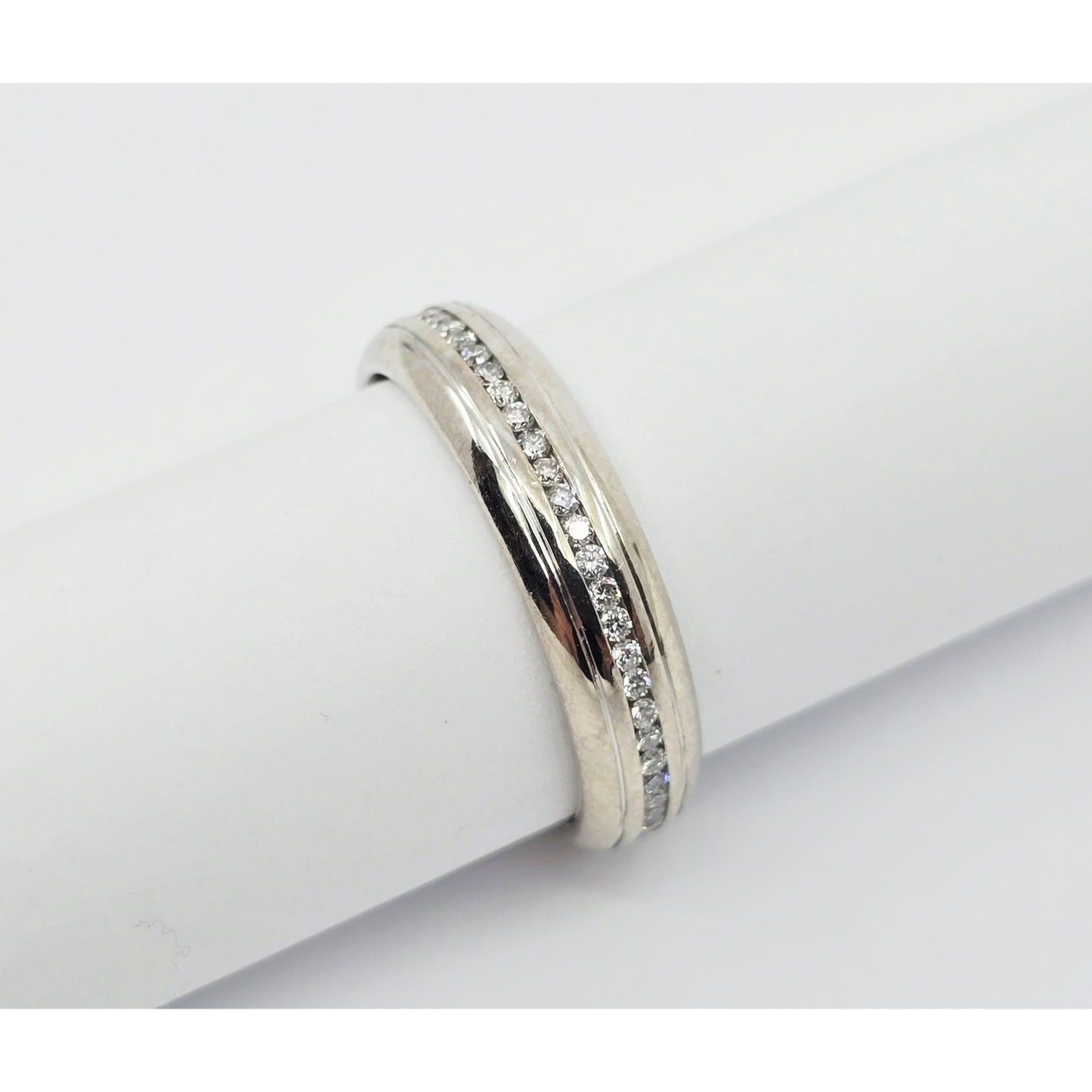 14K White Gold Diamond Eternity Wedding Band Ring