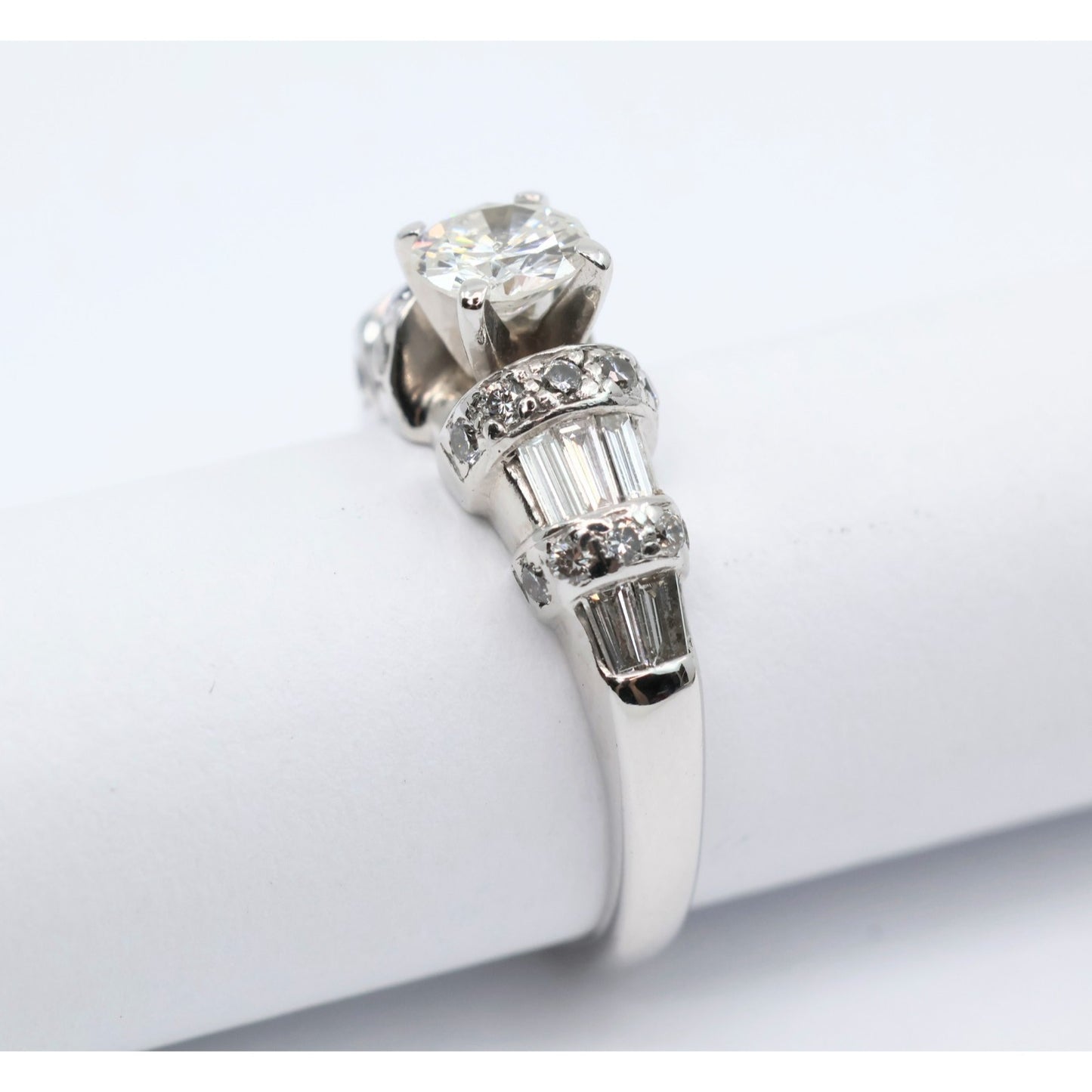 14K White Gold Ladies Round Diamond Engagement Ring