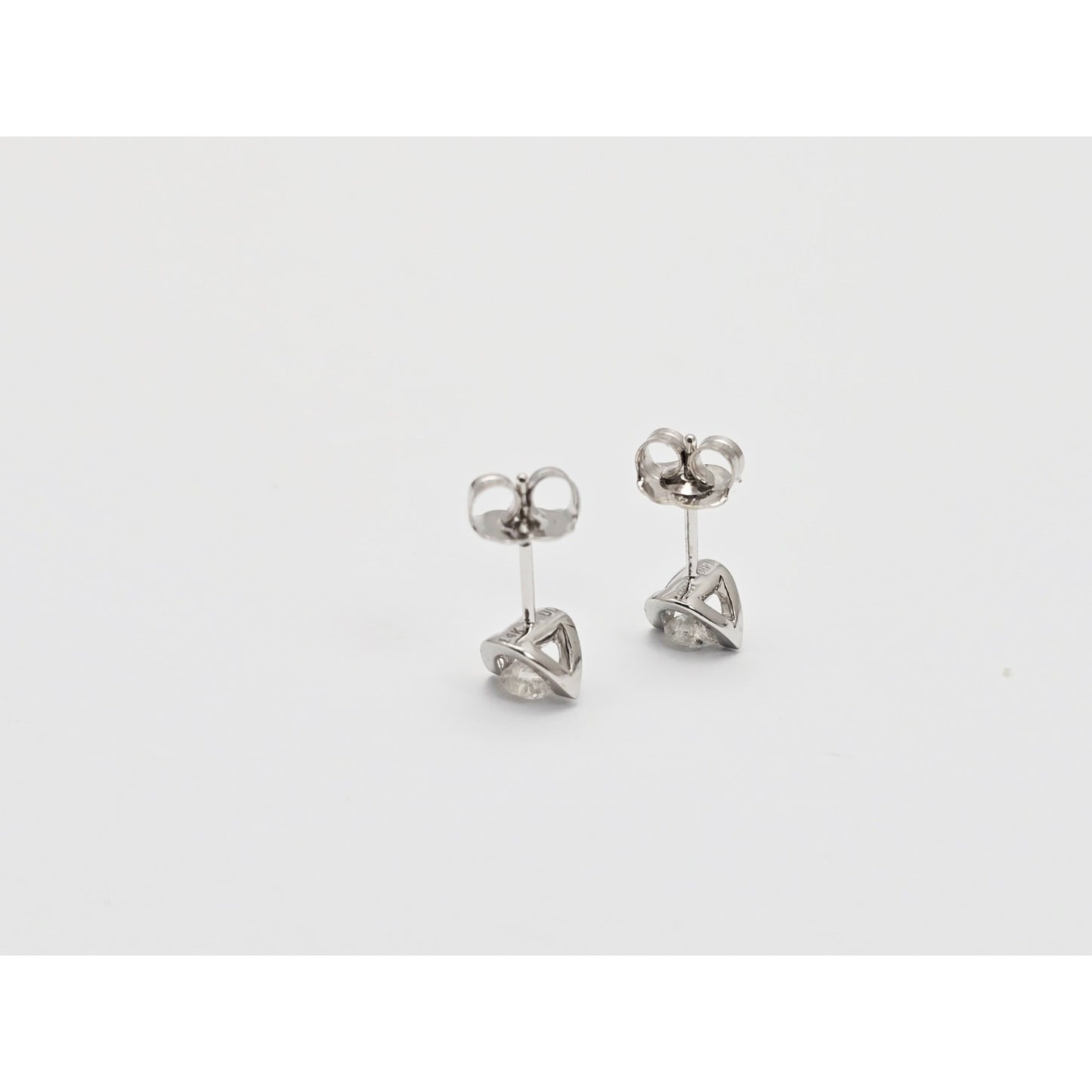 14K White Gold Round Cut Diamond Stud Earrings