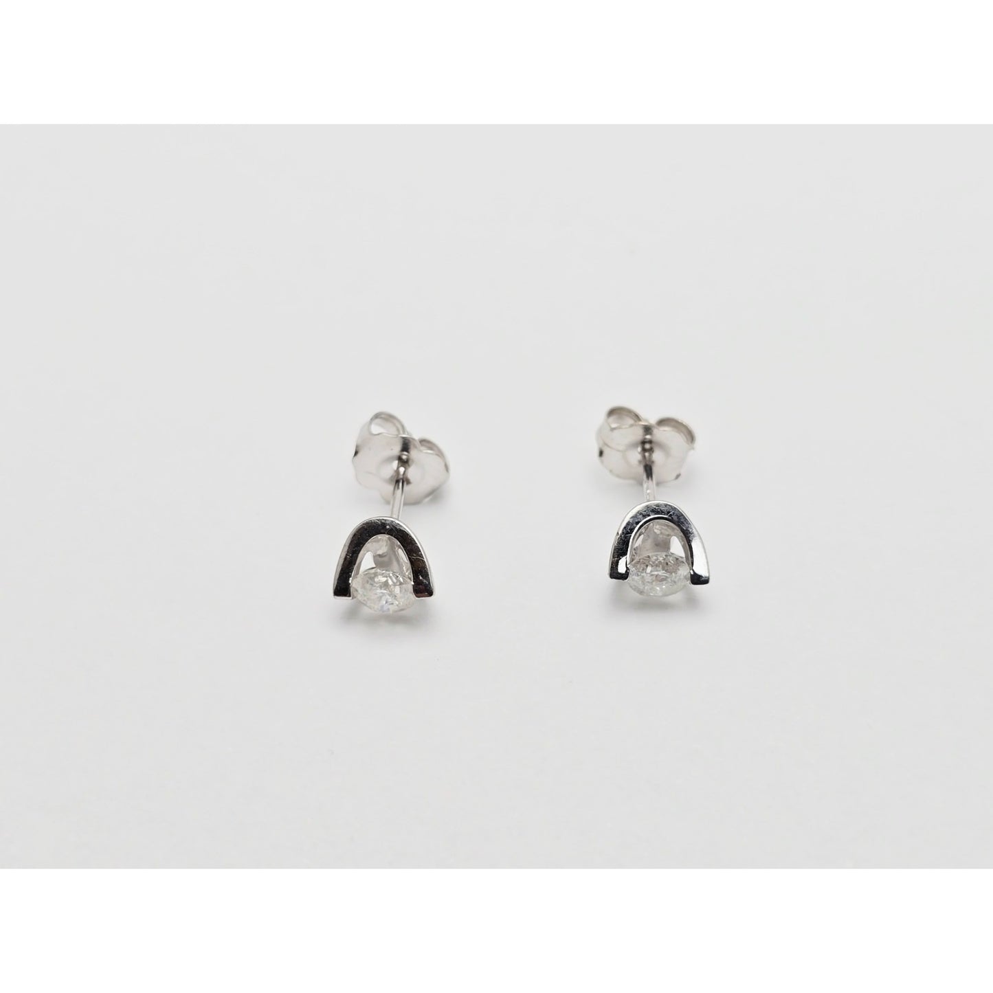 14K White Gold Round Cut Diamond Stud Earrings