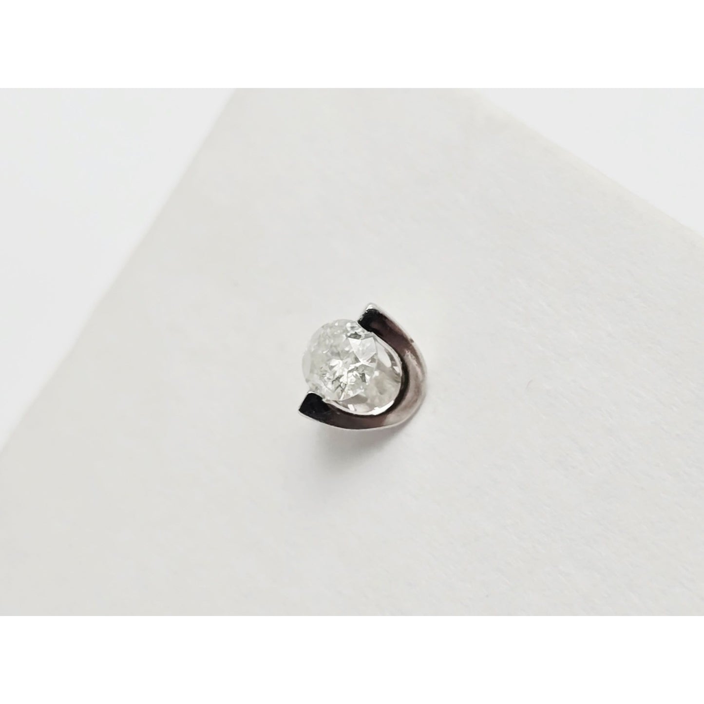 14K White Gold Round Cut Diamond Stud Earrings