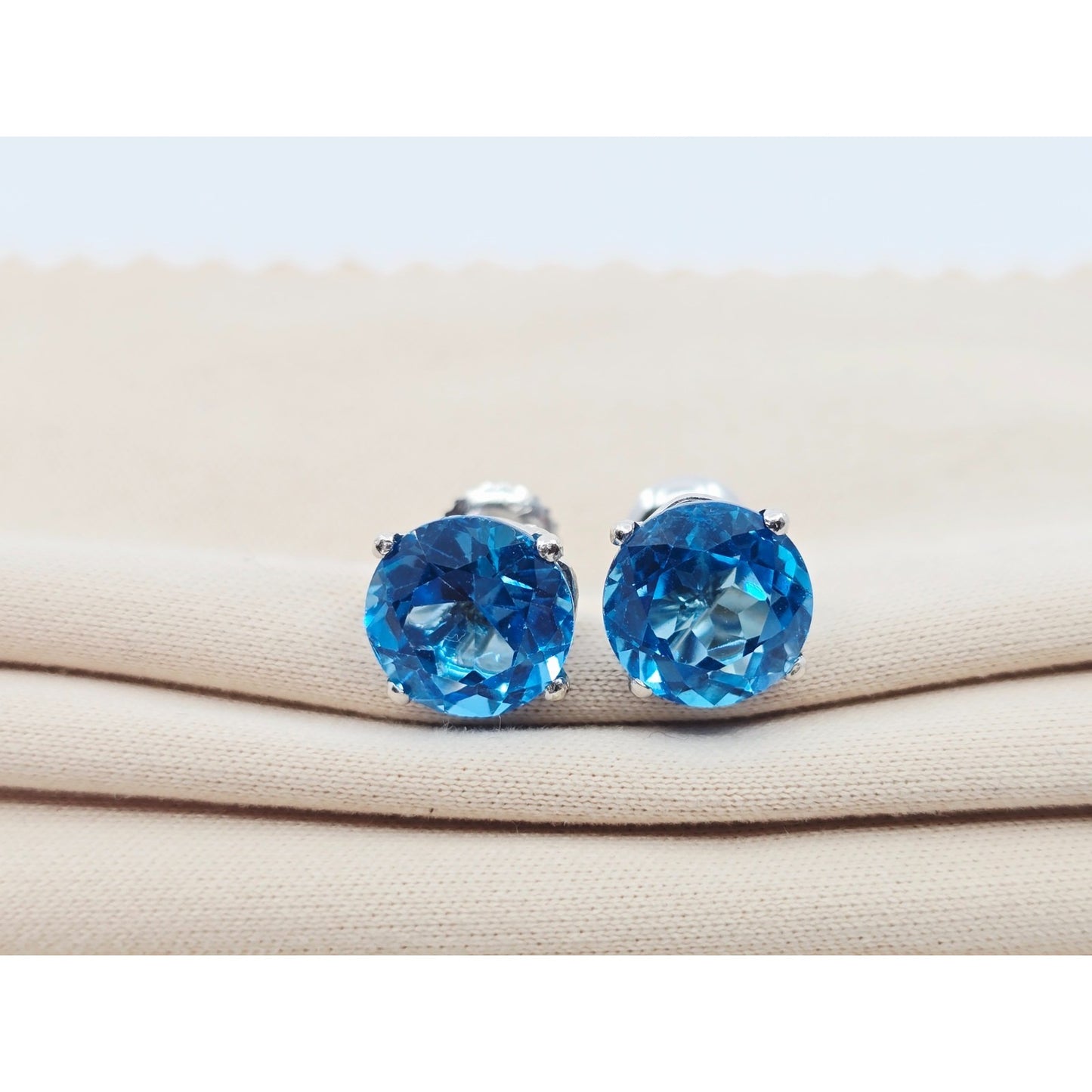 14K White Gold Round Blue Topaz Stud Earrings