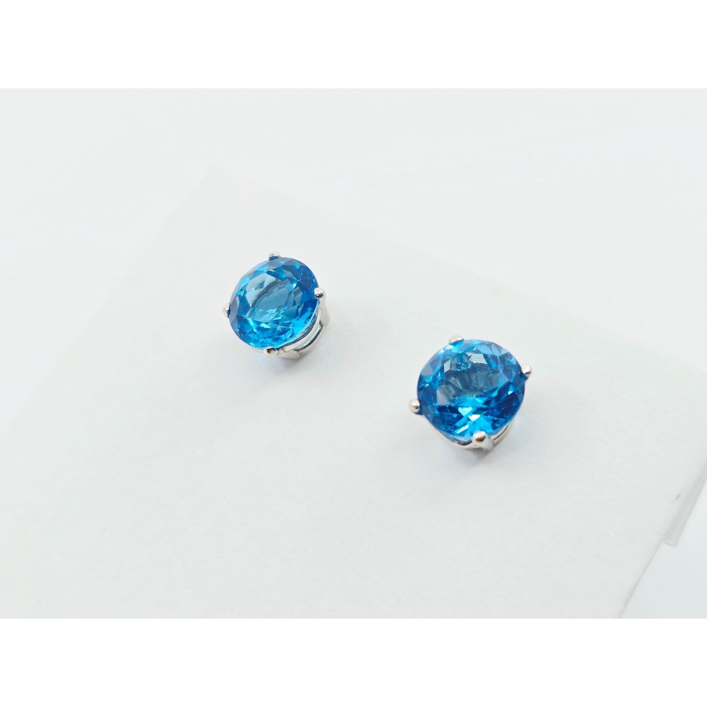 14K White Gold Round Blue Topaz Stud Earrings