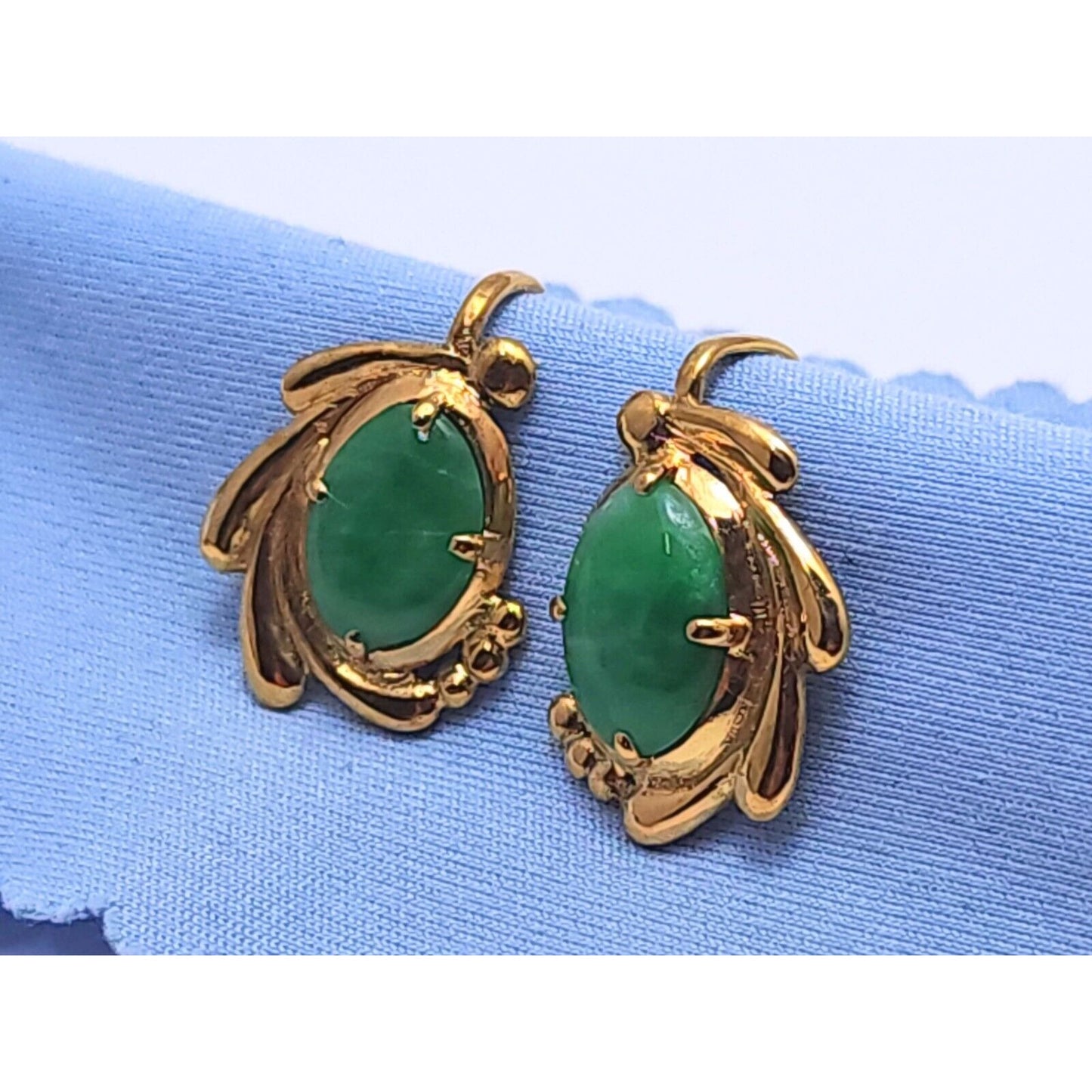 14K Yellow Gold Hinged Screw Back Non-Pierced Jade Jadeite Earrings