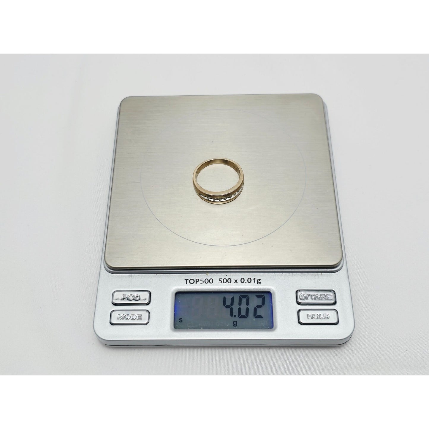 14K Yellow Gold Single Row Diamond Wedding Band Ring