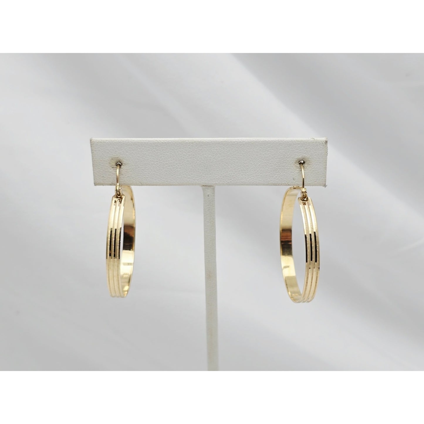 Medium 14K Yellow Gold Diamond Cut Round Hoop Earrings