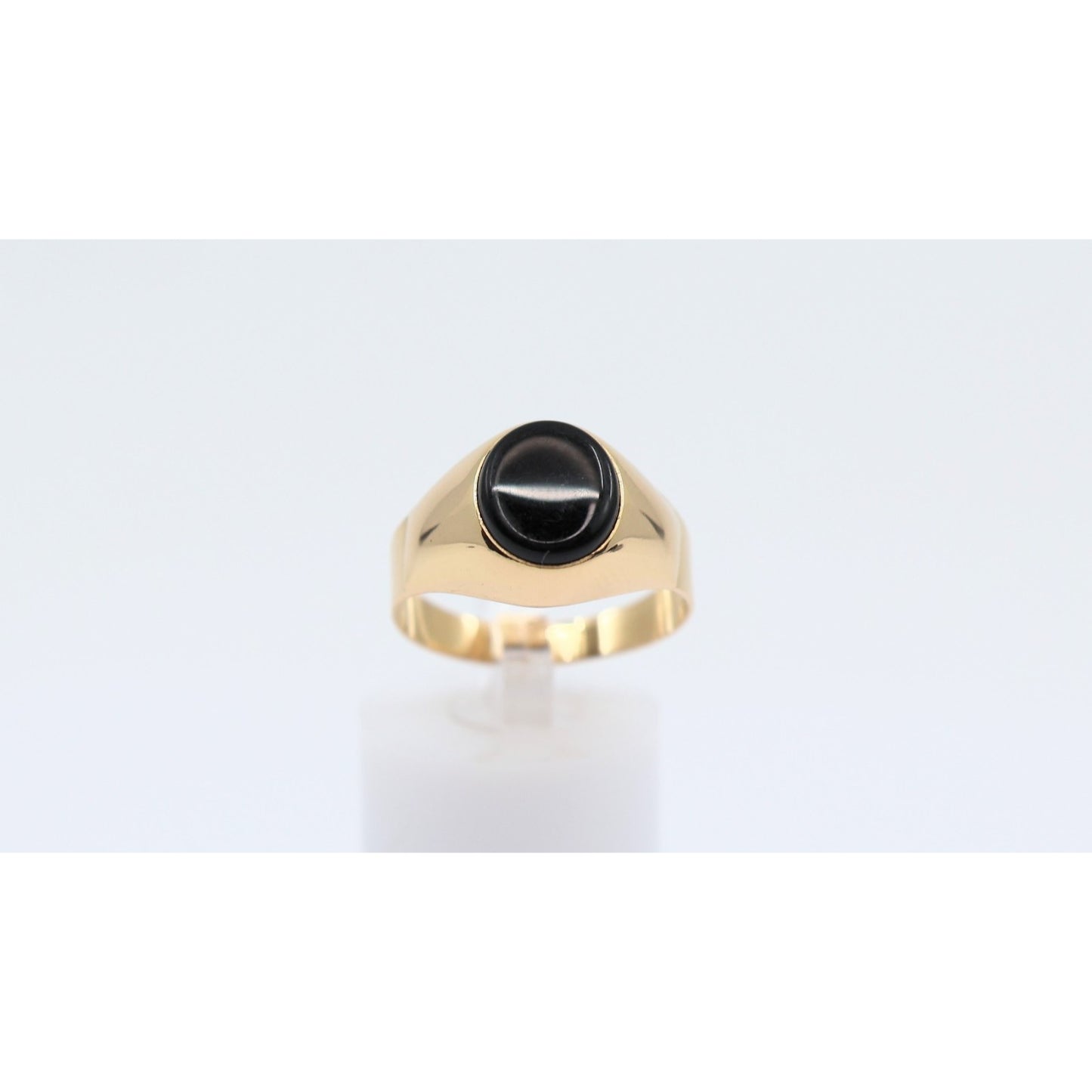 18K Yellow Gold  Oval Onyx Statement Ring