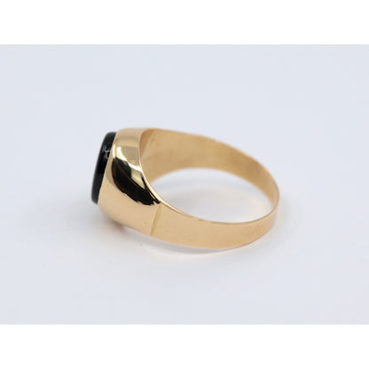 18K Yellow Gold  Oval Onyx Statement Ring