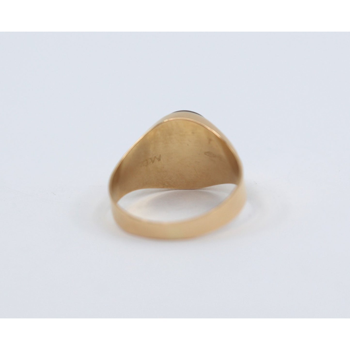 18K Yellow Gold  Oval Onyx Statement Ring