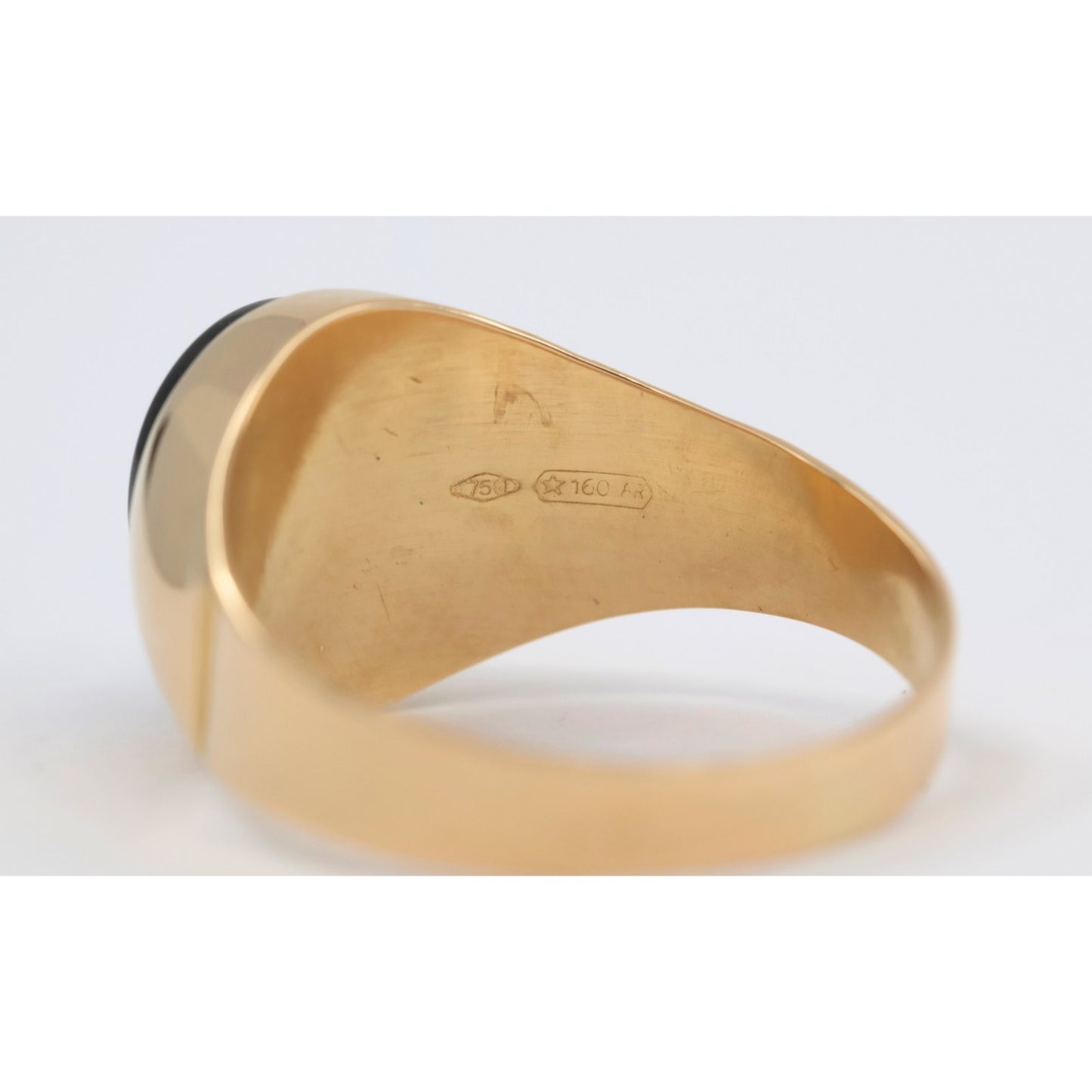18K Yellow Gold  Oval Onyx Statement Ring