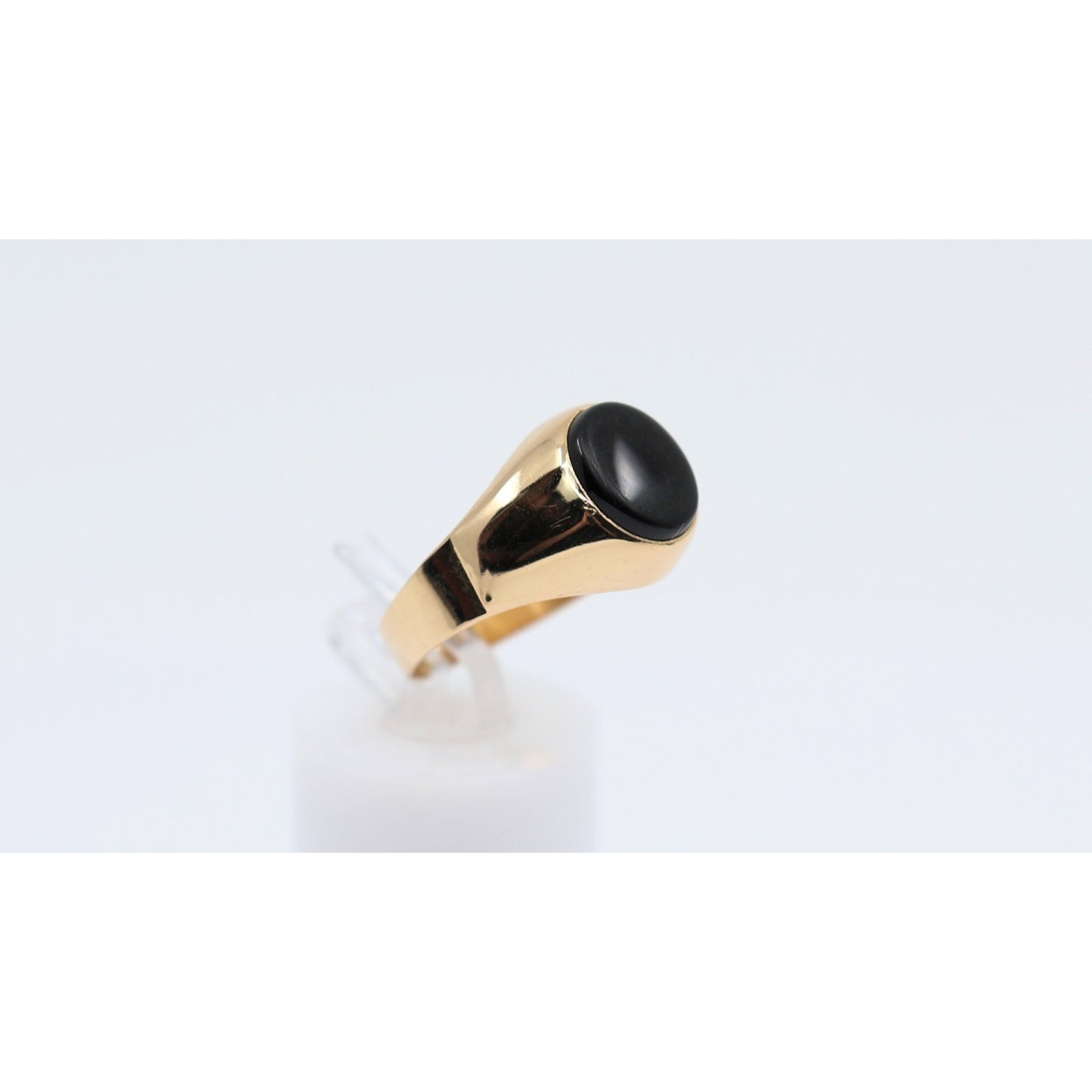 18K Yellow Gold  Oval Onyx Statement Ring