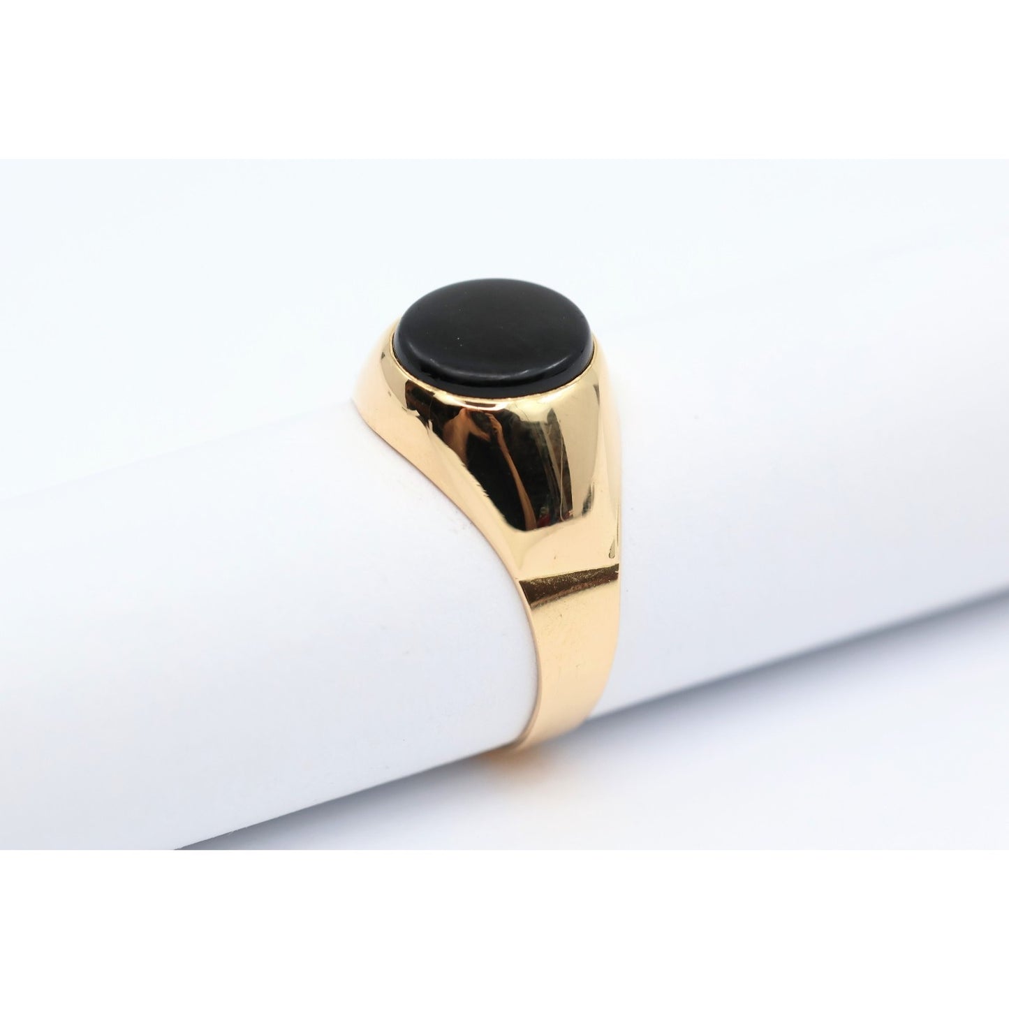 18K Yellow Gold  Oval Onyx Statement Ring