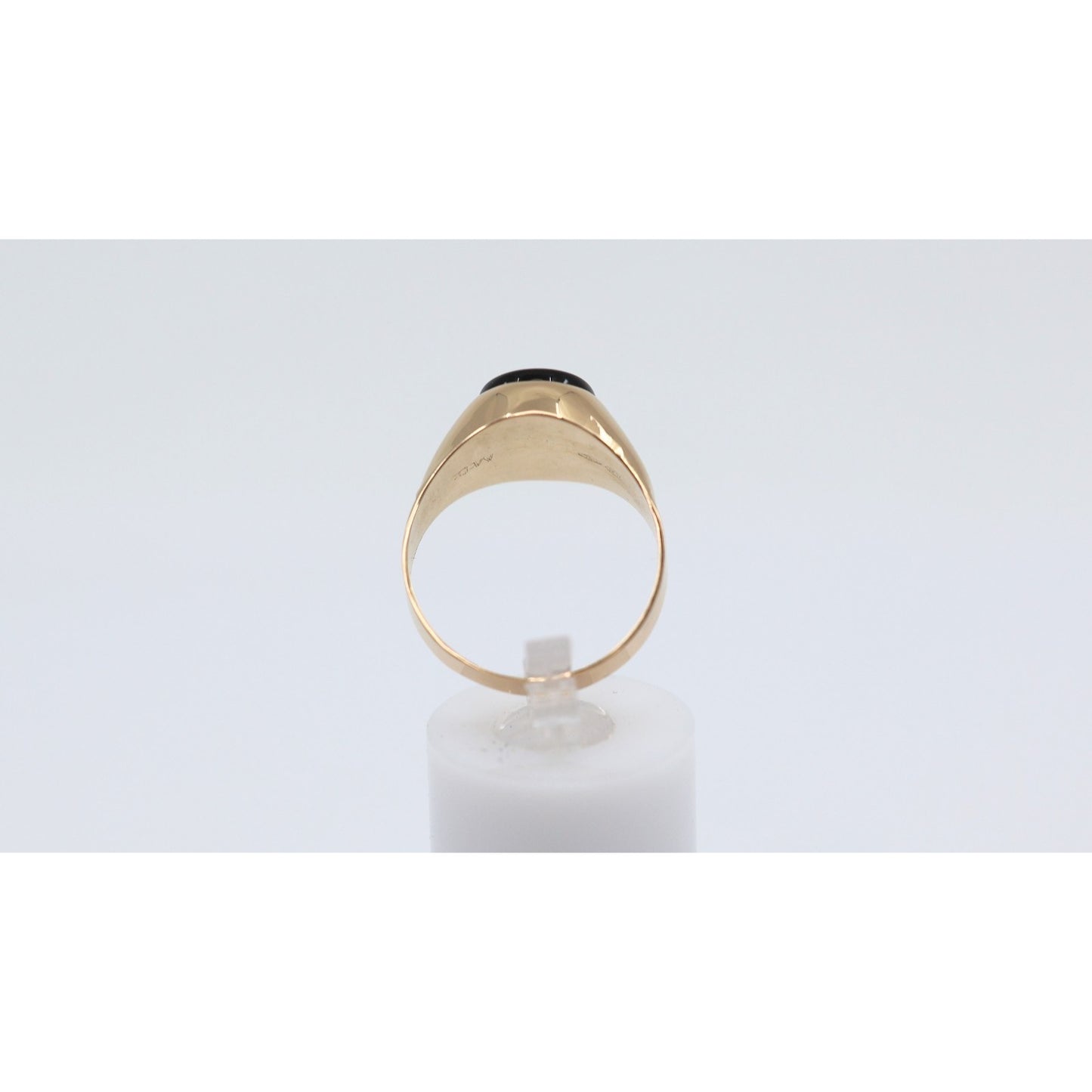 18K Yellow Gold  Oval Onyx Statement Ring