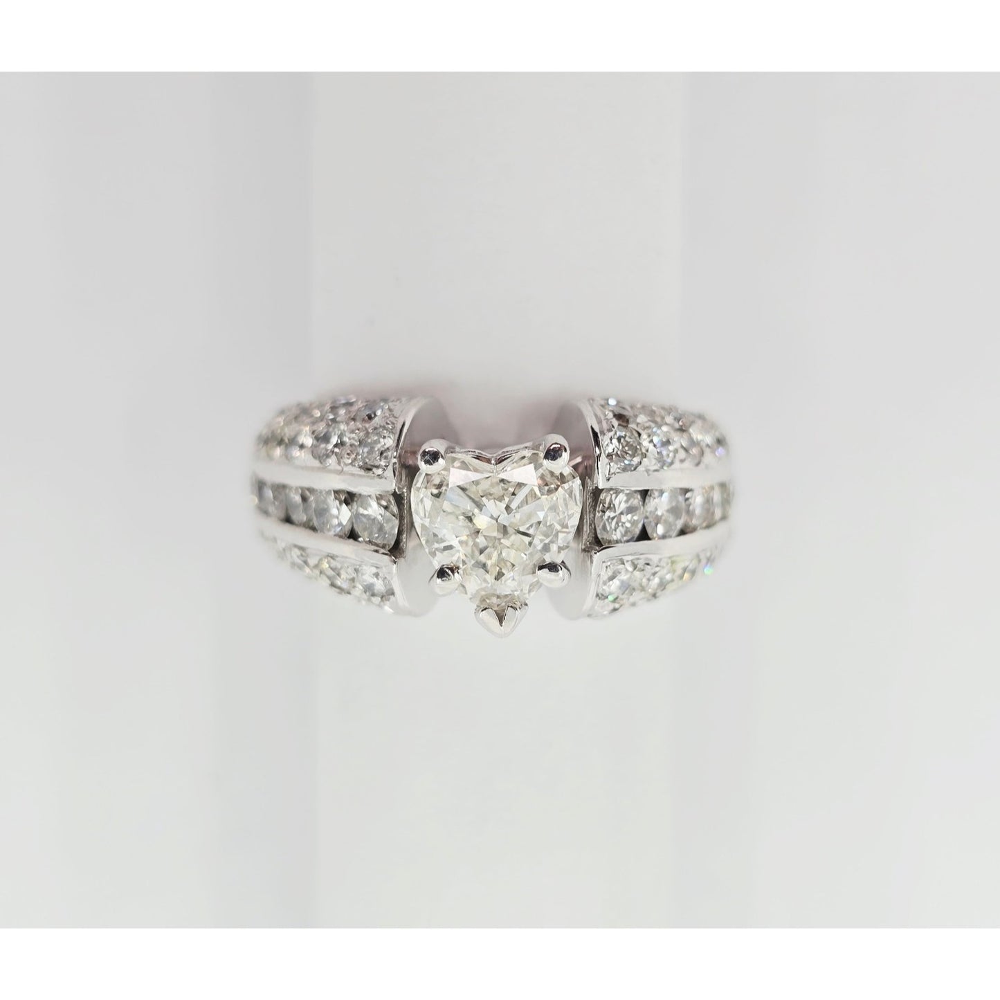18K White Gold Heart Cut Diamond Ring