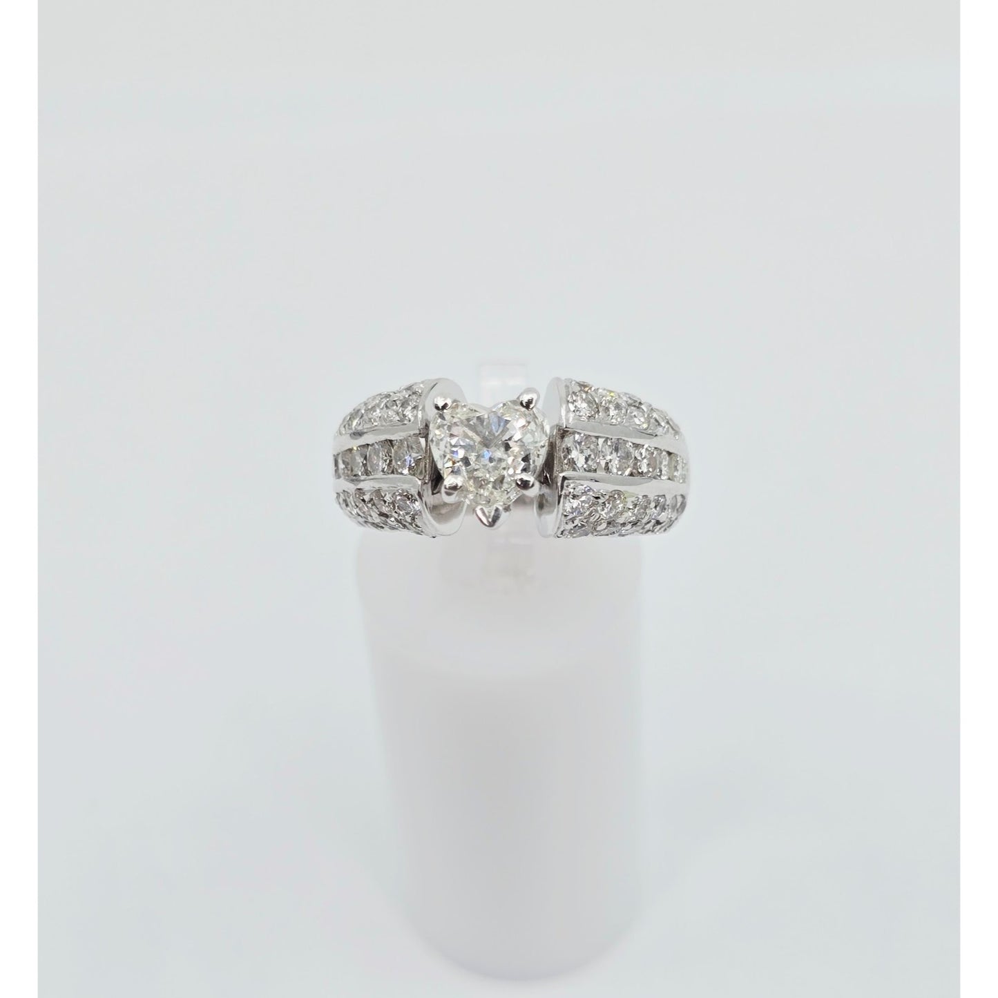 18K White Gold Heart Cut Diamond Ring