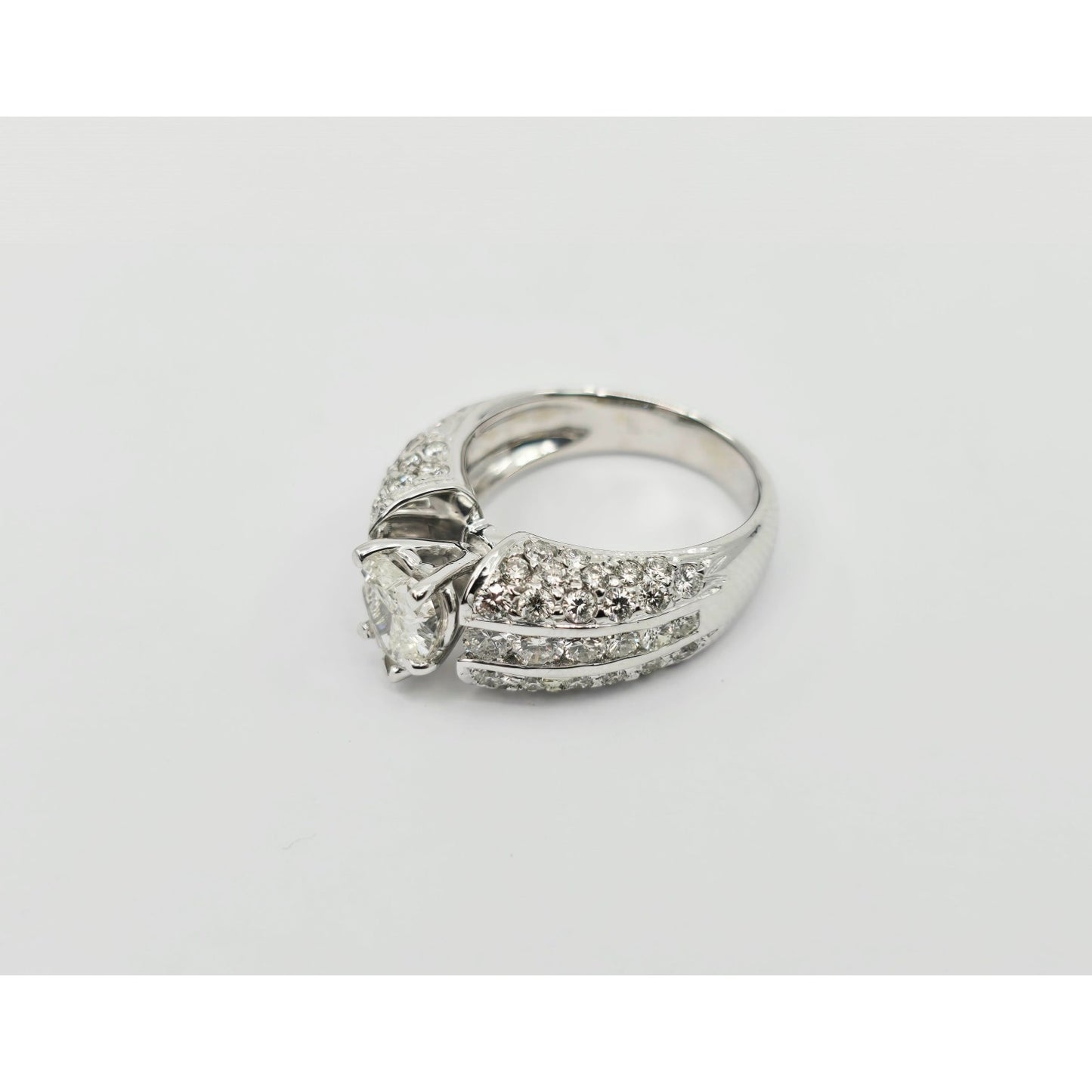 18K White Gold Heart Cut Diamond Ring
