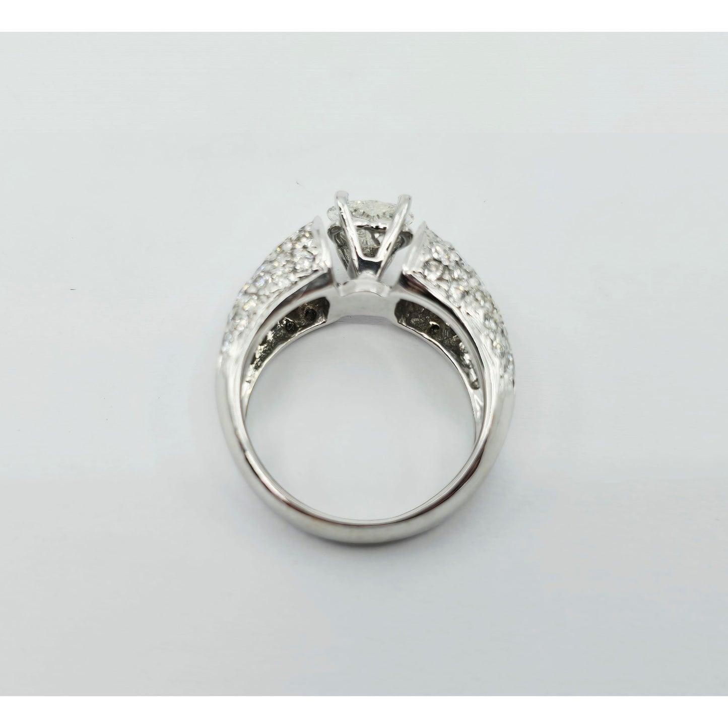 18K White Gold Heart Cut Diamond Ring
