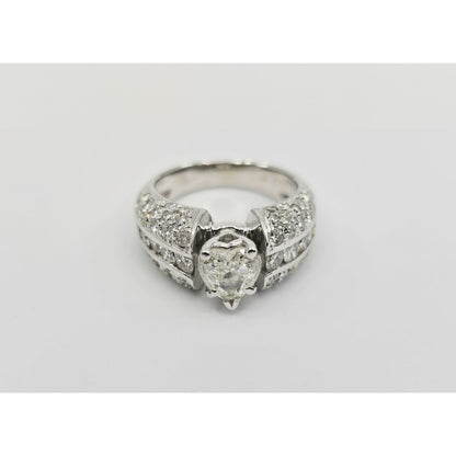 18K White Gold Heart Cut Diamond Ring