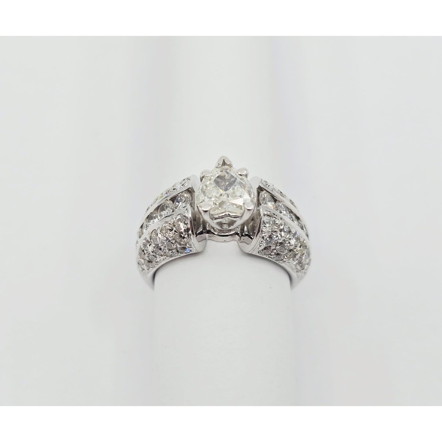 18K White Gold Heart Cut Diamond Ring