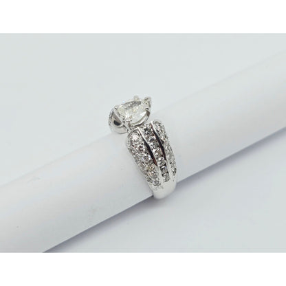 18K White Gold Heart Cut Diamond Ring