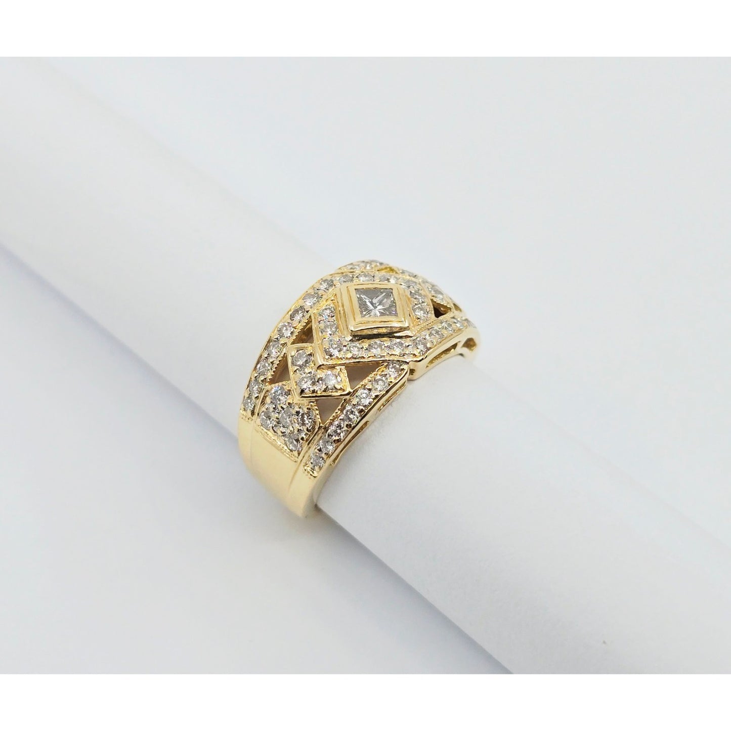 18K Yellow Gold Round & Square Cut Diamond Wide Band Ring