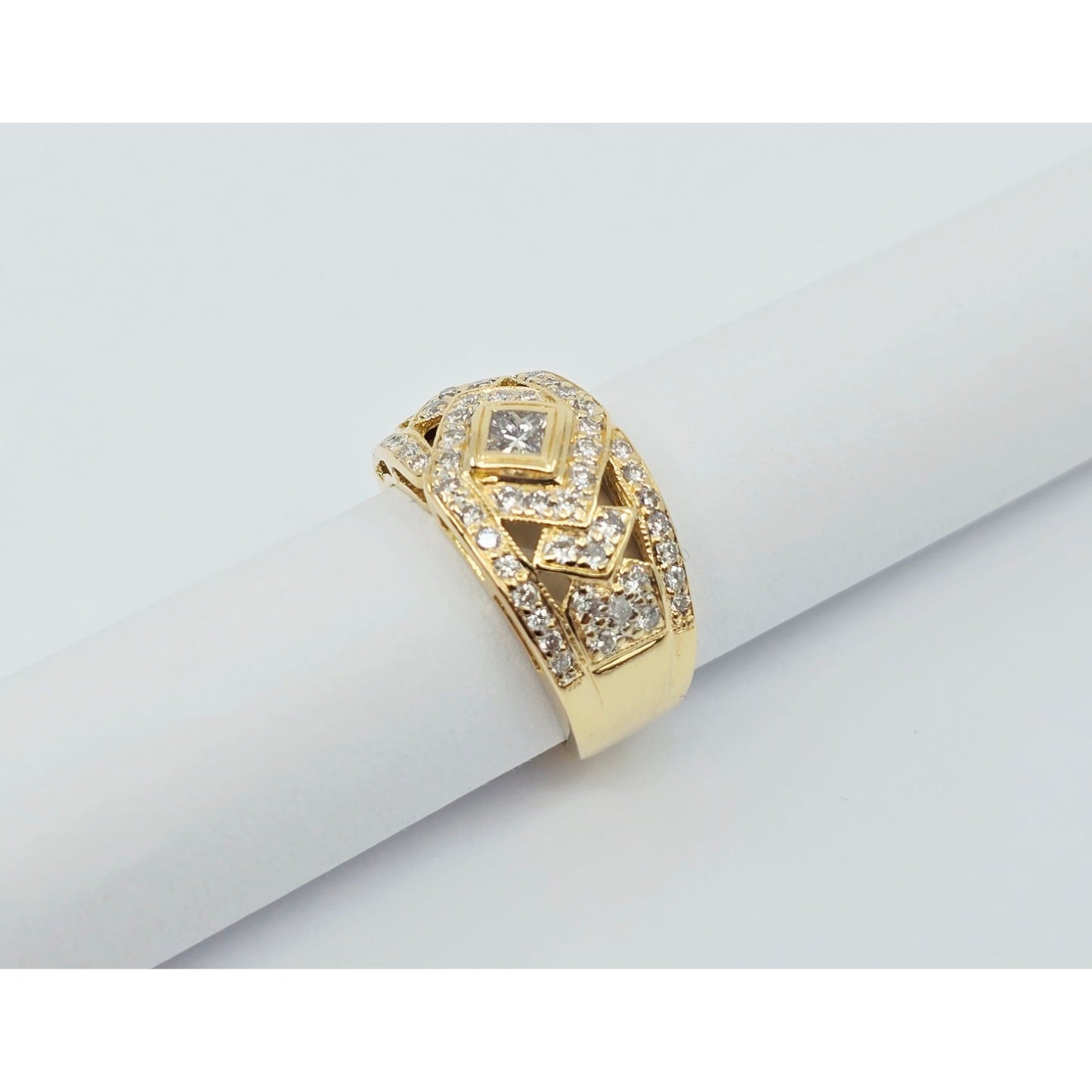 18K Yellow Gold Round & Square Cut Diamond Wide Band Ring