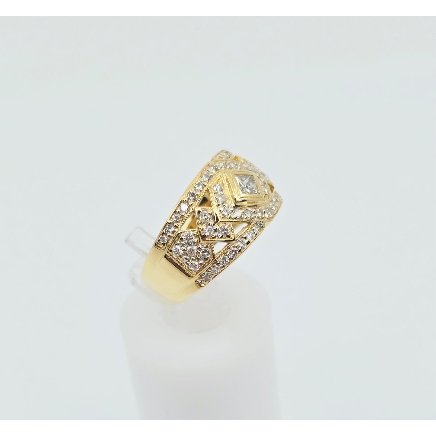 18K Yellow Gold Round & Square Cut Diamond Wide Band Ring