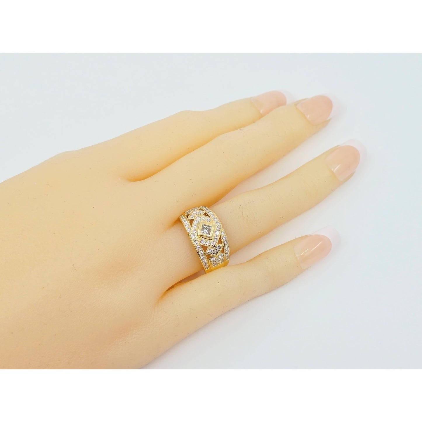 18K Yellow Gold Round & Square Cut Diamond Wide Band Ring