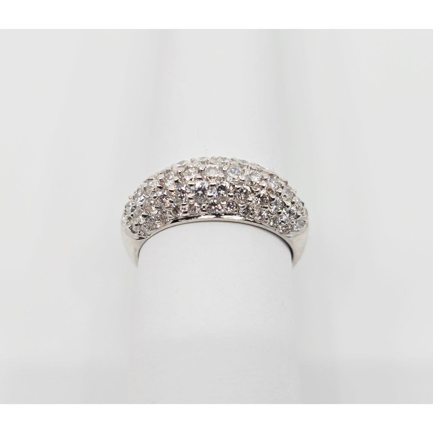 18K White Gold Round Cut Diamond Cluster Ring
