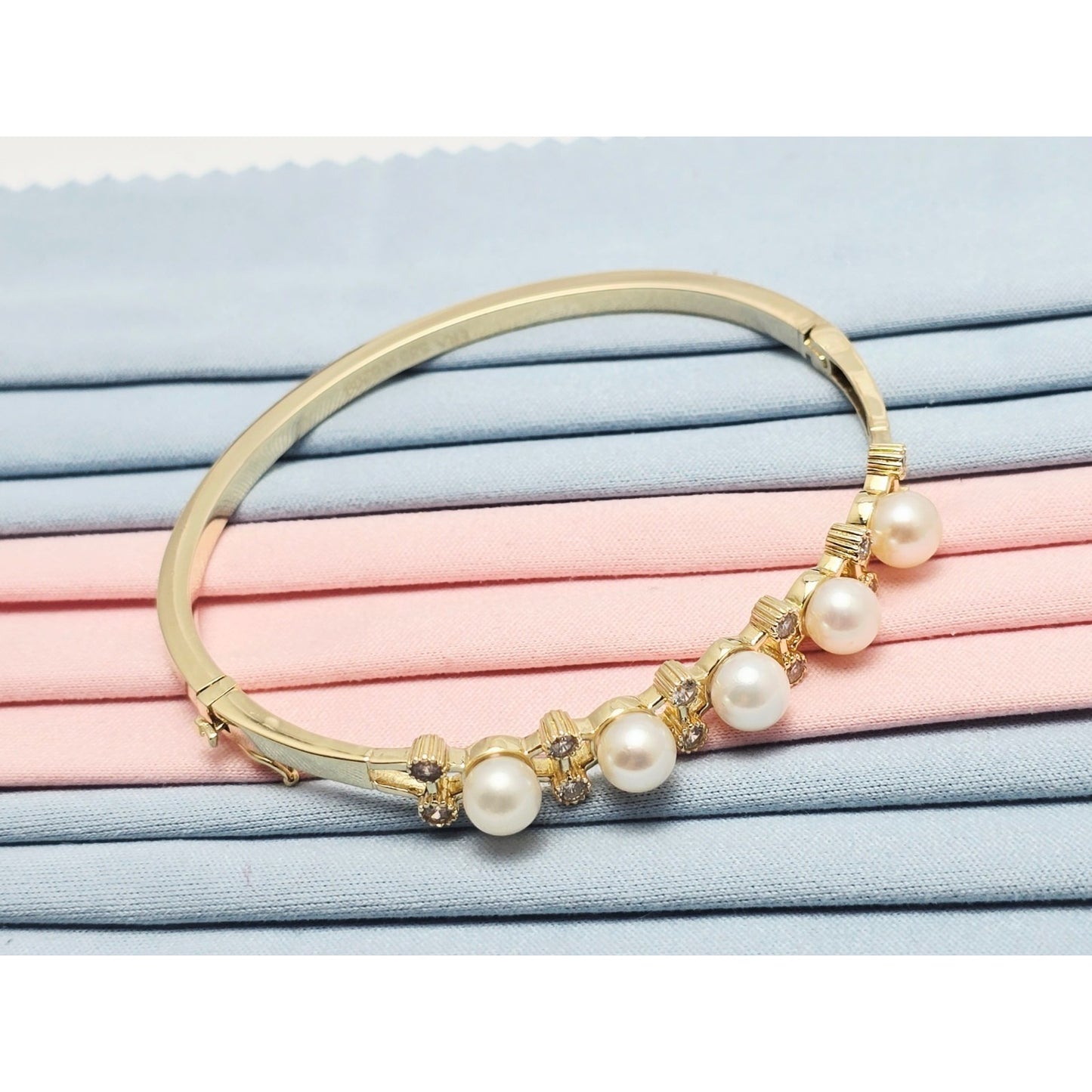 14K Yellow Gold Pearl & CZ Bangle Bracelet