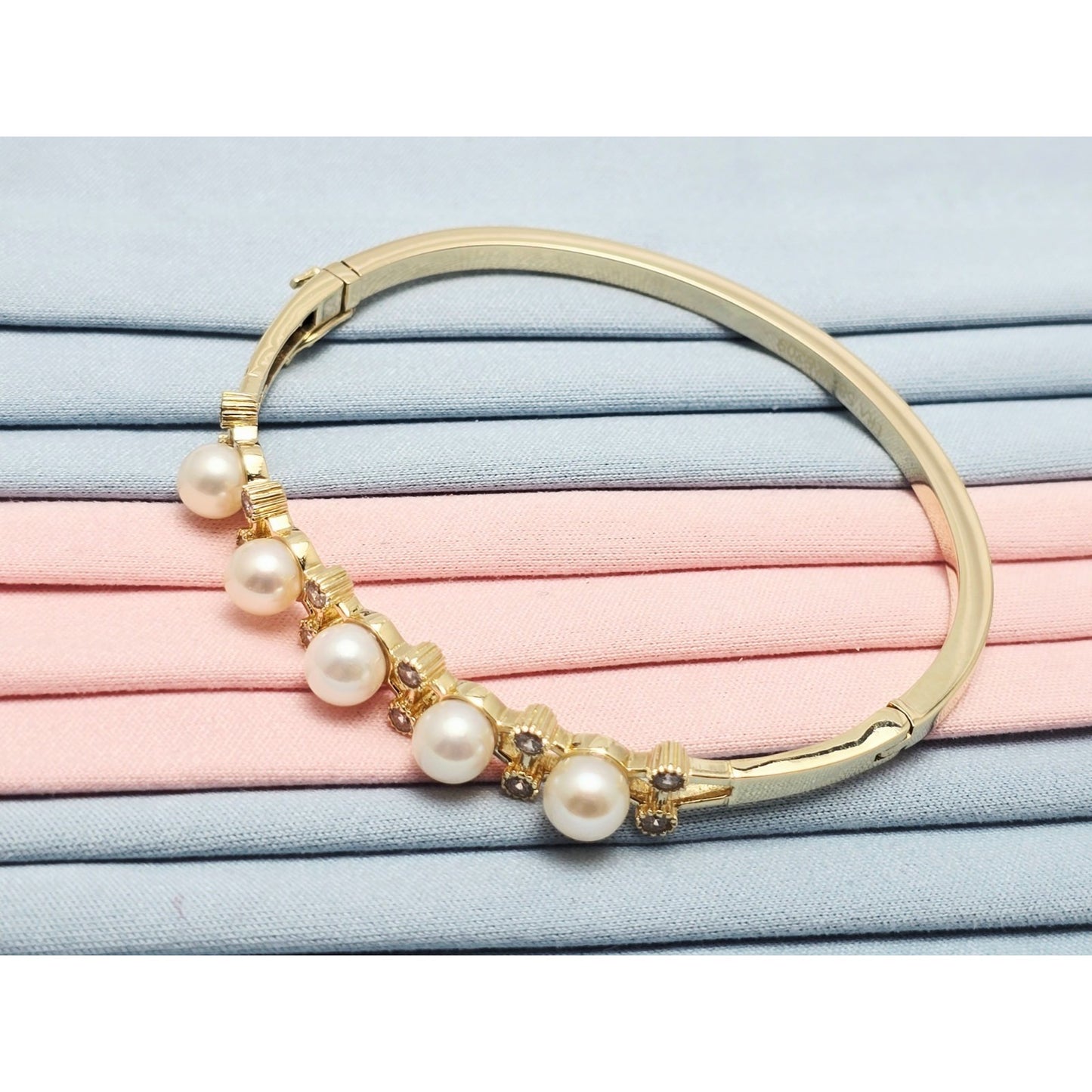 14K Yellow Gold Pearl & CZ Bangle Bracelet