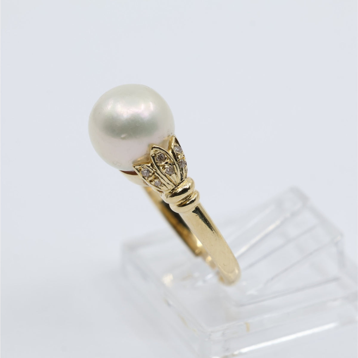 18K Yellow Gold Diamond & Pearl Ring