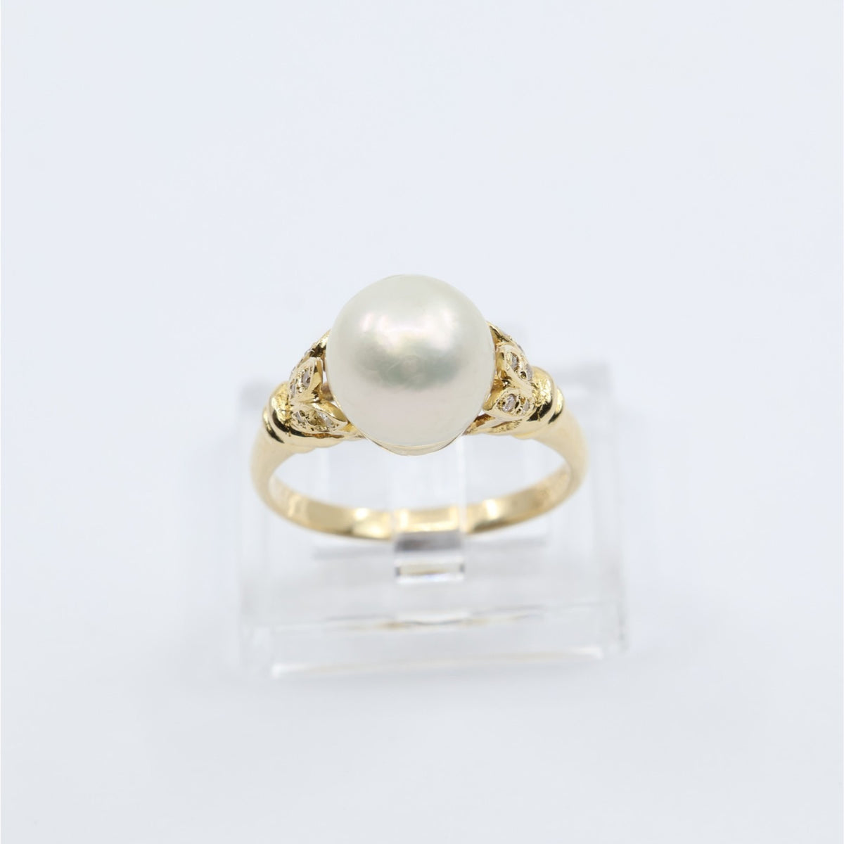18K Yellow Gold Diamond & Pearl Ring
