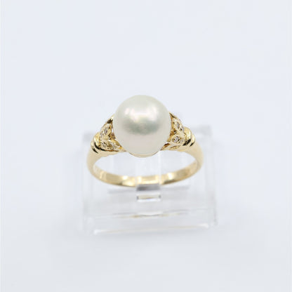 18K Yellow Gold Diamond & Pearl Ring