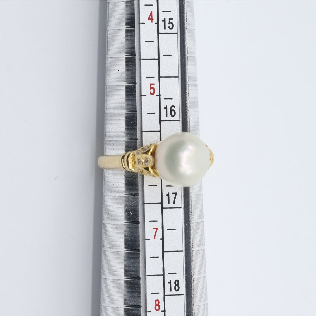 18K Yellow Gold Diamond & Pearl Ring