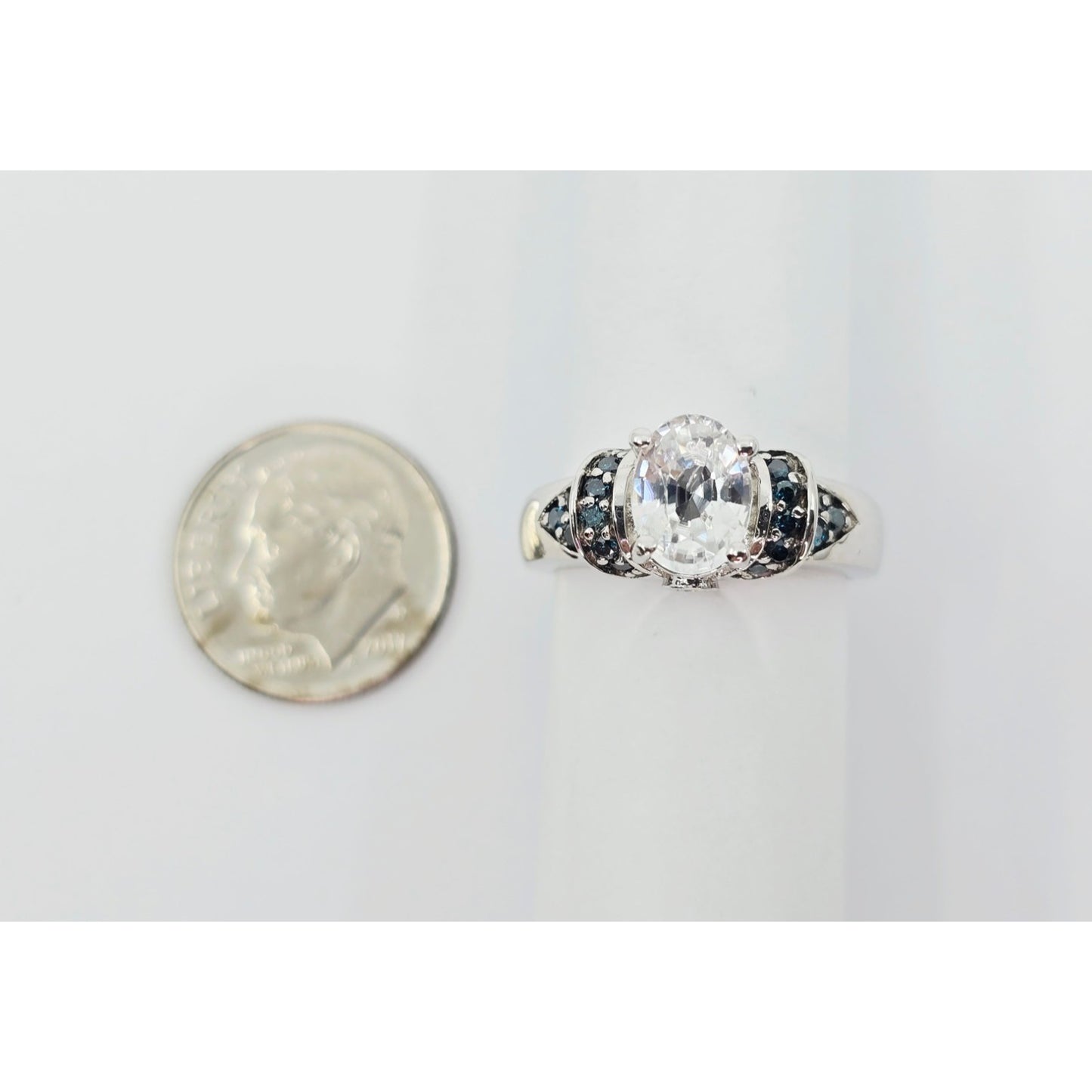 14K White Gold Clear Gemstone & Green Diamond Ring