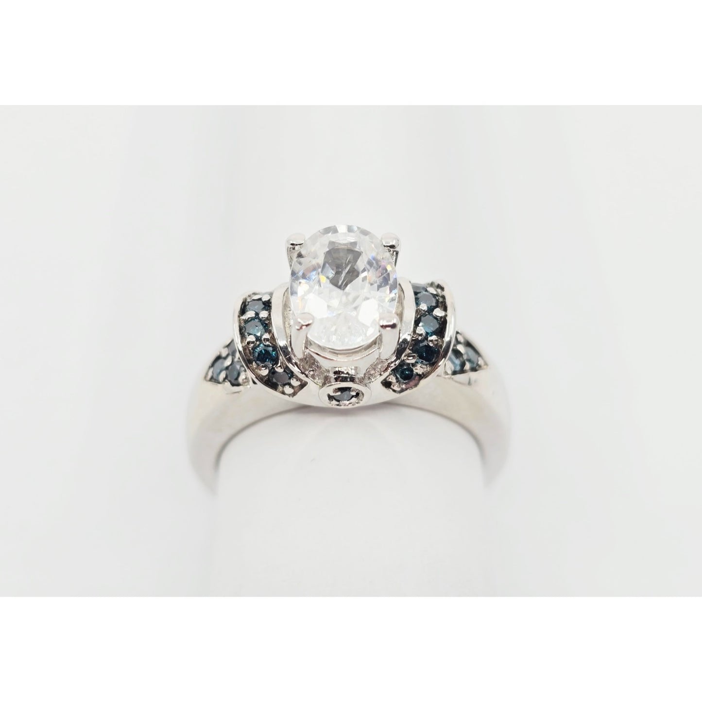 14K White Gold Clear Gemstone & Green Diamond Ring