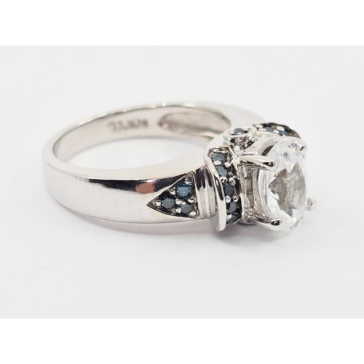 14K White Gold Clear Gemstone & Green Diamond Ring