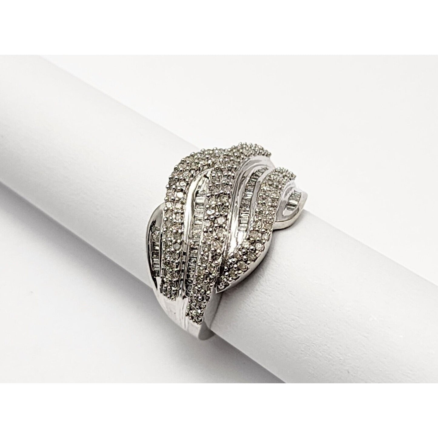 10K White Gold Ladies Wavy Diamond Ring