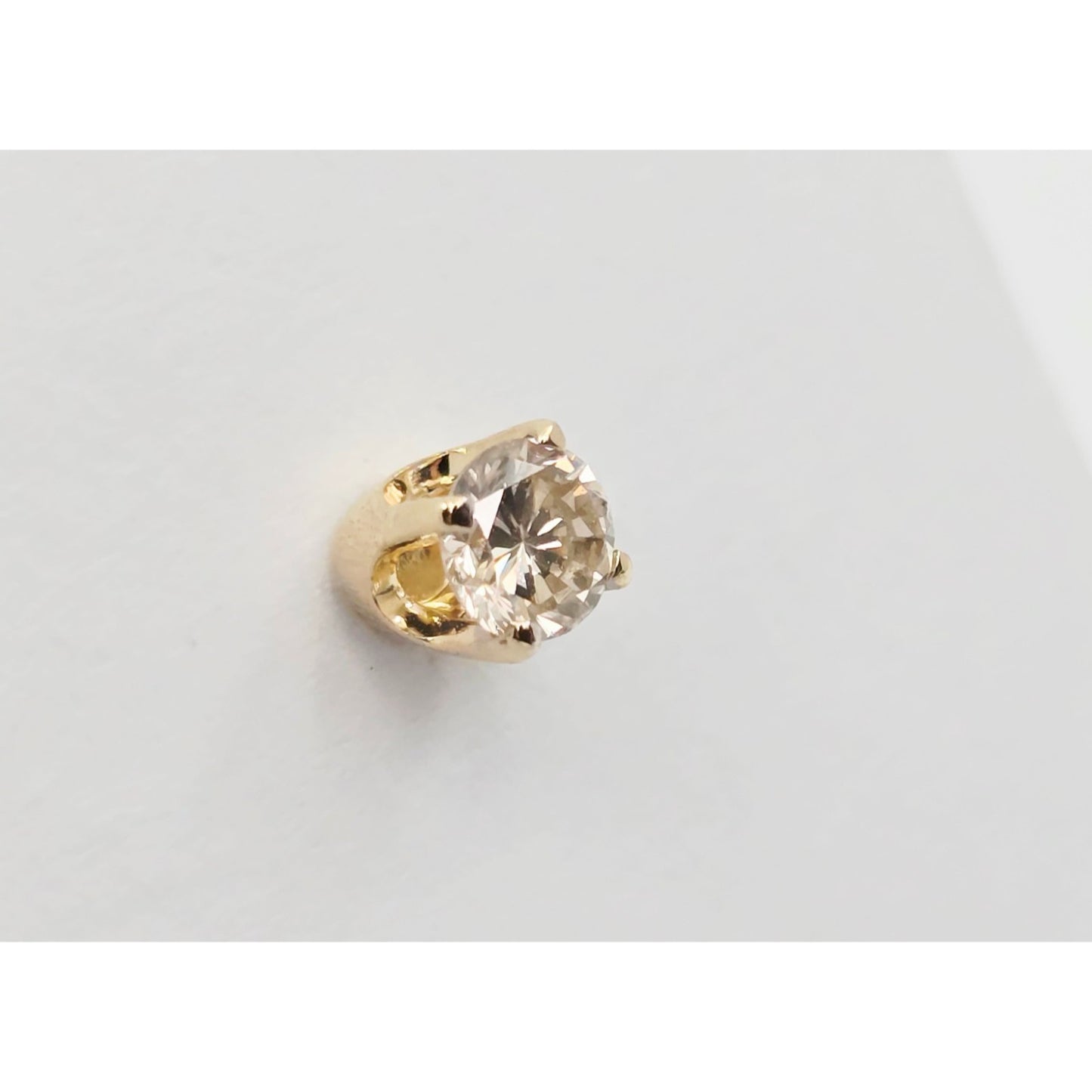 Single 14K Yellow Gold Round Cut Diamond Stud Earring