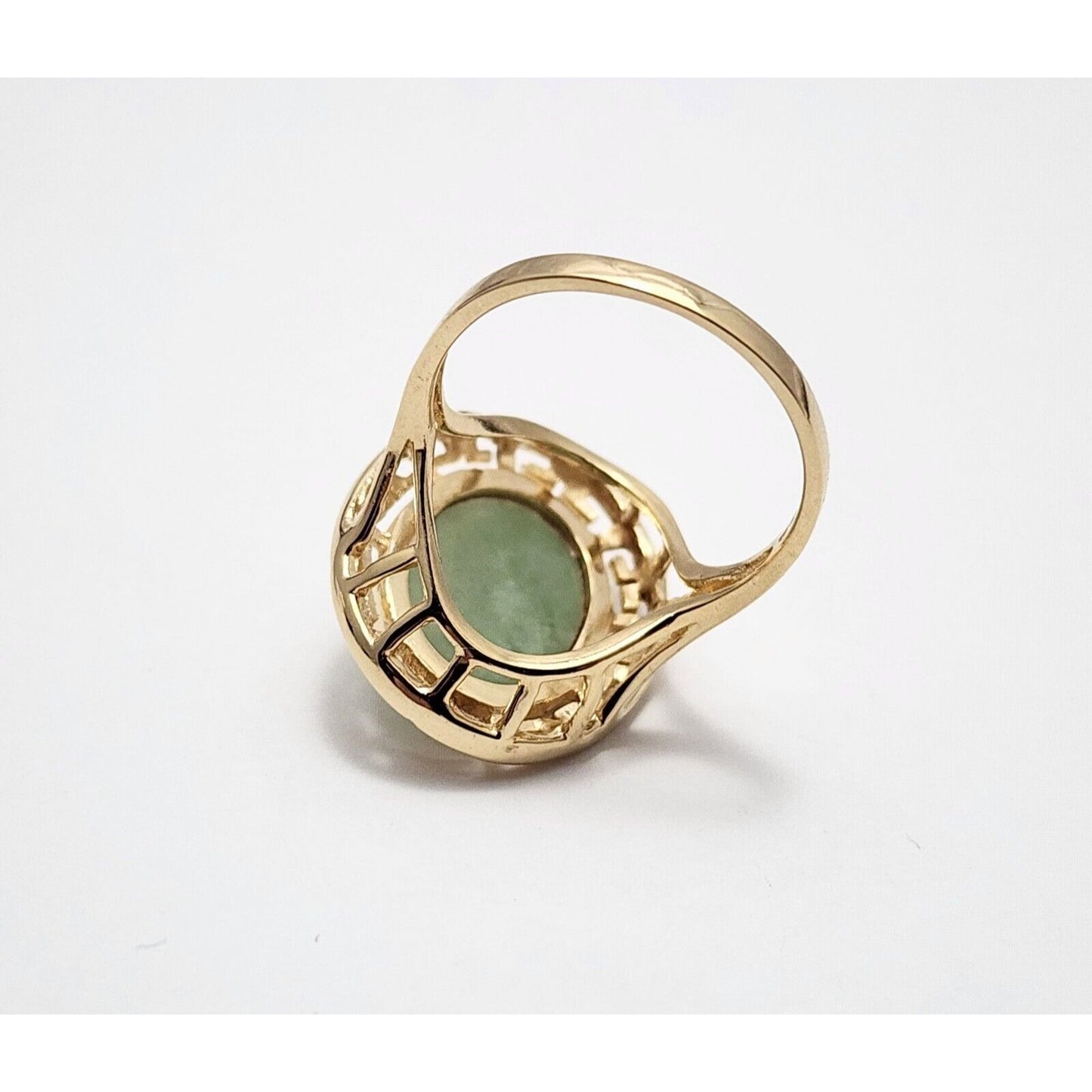 14K Yellow Gold Oval Jadeite Jade Ring