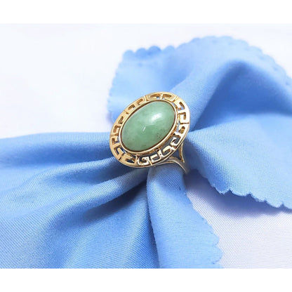 14K Yellow Gold Oval Jadeite Jade Ring