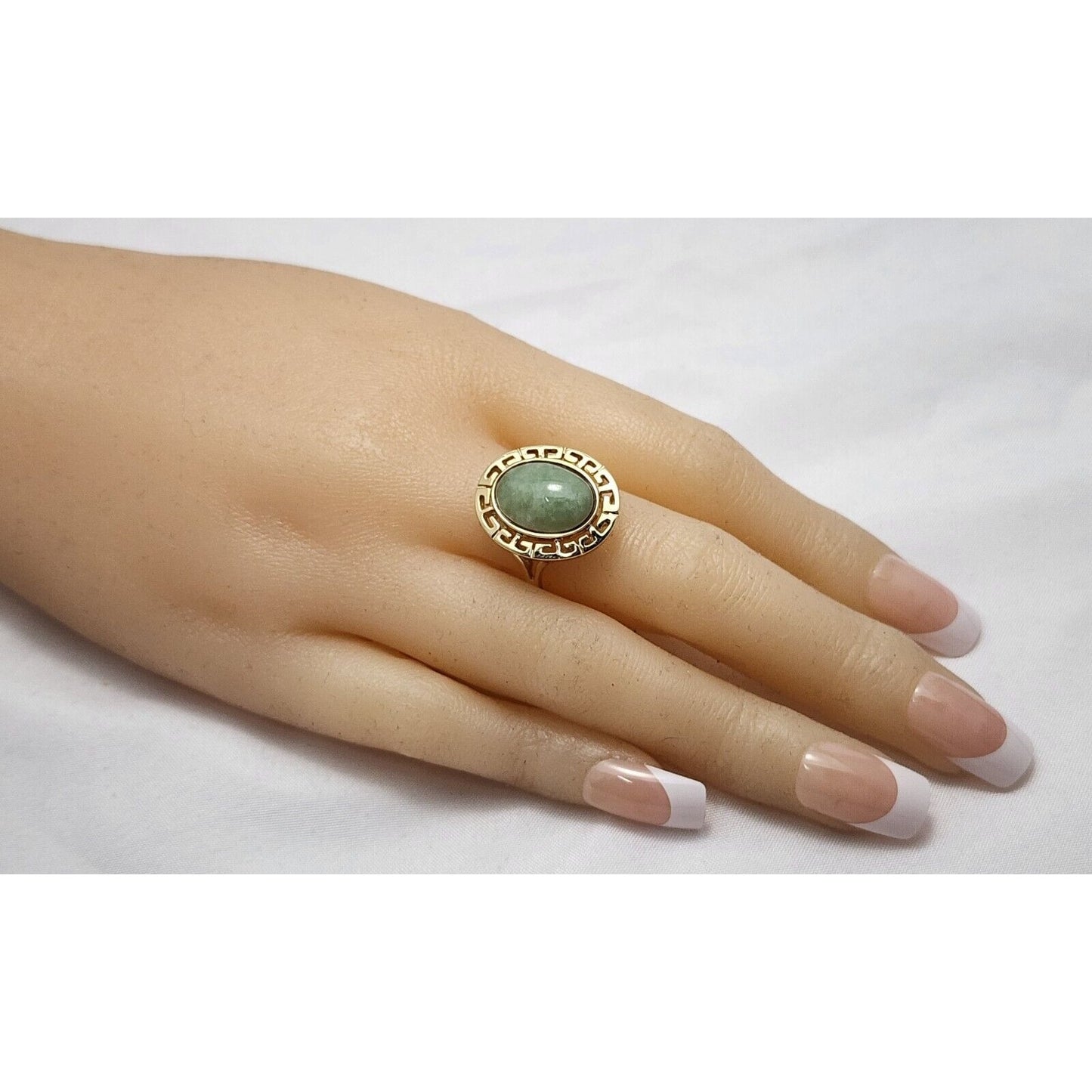 14K Yellow Gold Oval Jadeite Jade Ring