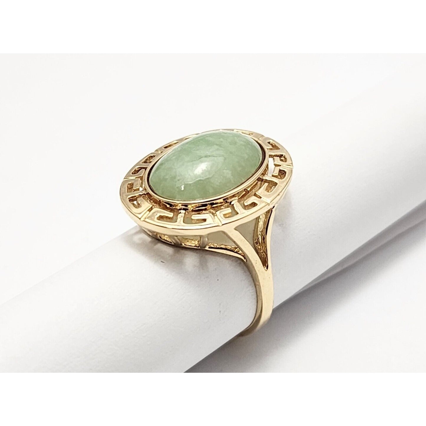 14K Yellow Gold Oval Jadeite Jade Ring